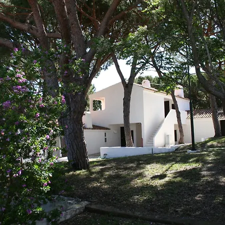 Aldeia Da Falesia *